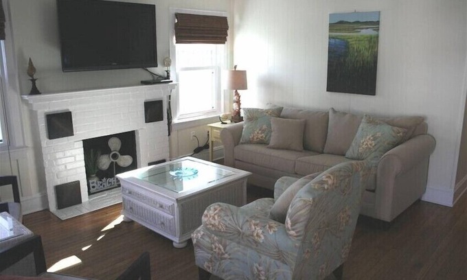 Wrightsville Beach Apartment | Oceanside Apartment in the 'Heart of the Beach' Ground Level