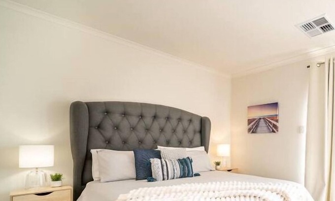 Christies Beach House | Oceanside at Christies Beach