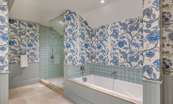 Duck Apartment | Oceanside King Suite | Near Pool + Private Beach