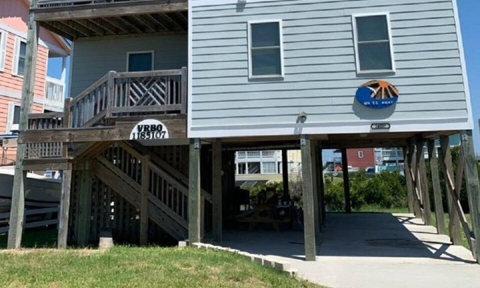 Rodanthe Cottage | Oceanside. Short walk to Ocean/Sound. Includes fishing passes on pier.