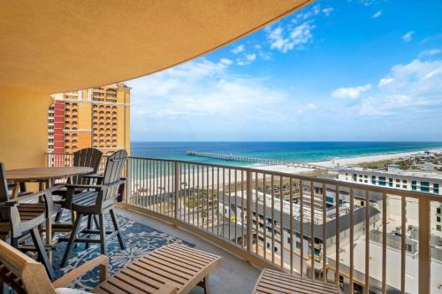 Panama City Beach Apartment | Oceanview 3BR Near Pier Park, Pool and Hot Tub