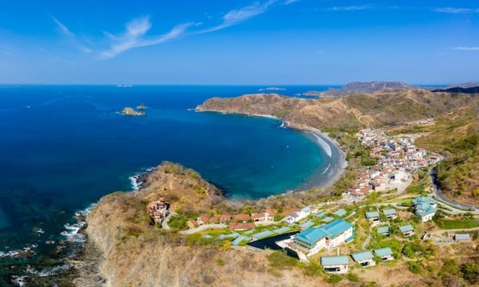 Las Catalinas Apartment | Oceanview Balcony Short Walk to the Beach & Restaurants