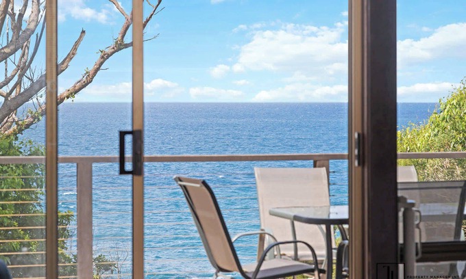 Malua Bay House | Oceanview Cottage | Pet-Friendly Stay & WiFi