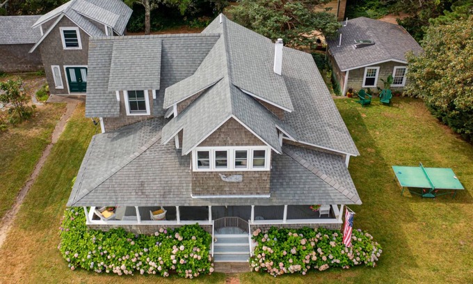 East Chop House | Oceanview East Chop Beach House - 4 Bed/2 Bath - 5 min walk to beach