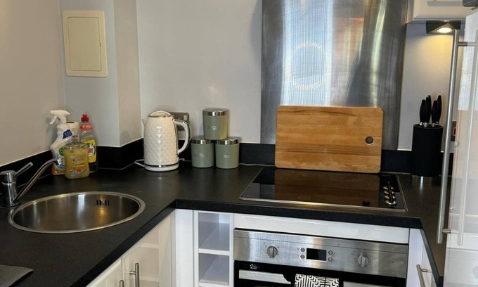 Southampton City Centre Apartment | Oceanview Gem in Southampton