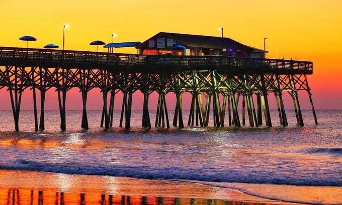 Myrtle Beach Resort | Oceanview KING Suite Family Waterpark Pools W/D