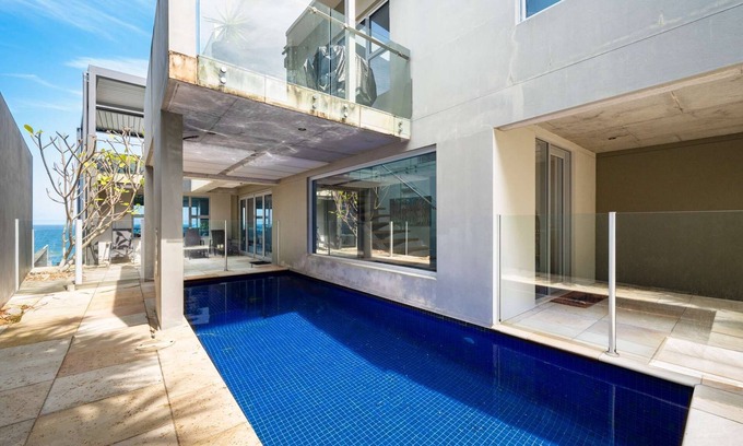 Copacabana House | “Oceanview & Seabreeze” - with Pool