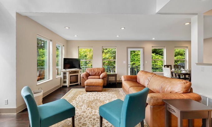 Copalis Beach House | OceanView Villa - High speed starlink internet and hottub