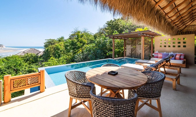 R Villa | Oceanview W/ Theater Room & Exclusive Beach Access