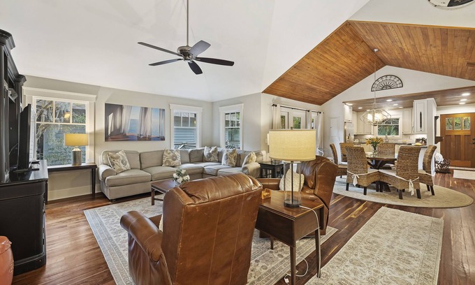 Vanderhorst Plantation House | Oceanwoods Kiawah West Beach 3BR Home, Seconds to Beach or Park! Great Location!