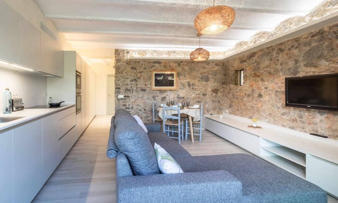 Sobrestany Apartment | Ocells de Montgrí – Rural apartment in the Empordà
