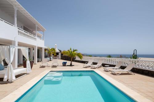 Puerto Calero Villa | ODIN LUXURY VILLA by Buenavilla