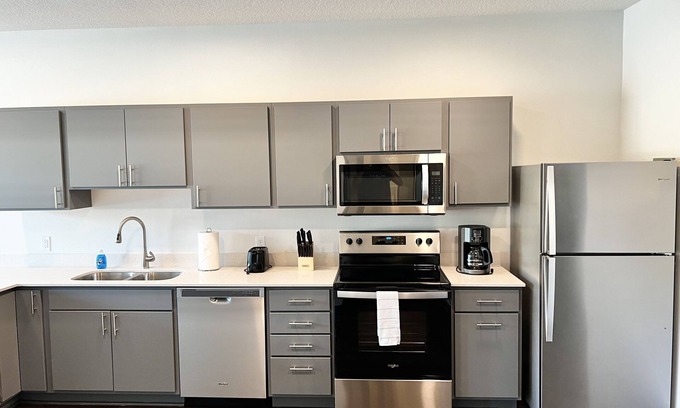 West Des Moines Apartment | ✧Odyssey at Keystone | Charming 1BD Apartment✧