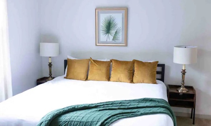 Five Points South Apartment | ❤️ of DOWNTOWN BHM| 3 BEDS| POOL| WALKABLE | UAB