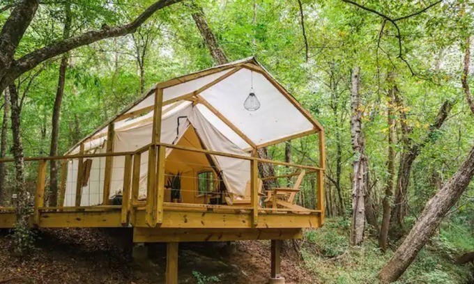 Clifton RV Rental | Off Grid Luxury Camping on the River