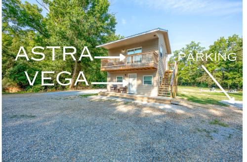 Newport House | Off-Grid Tiny House with Fire Pit and Countryside Views in Tennessee
