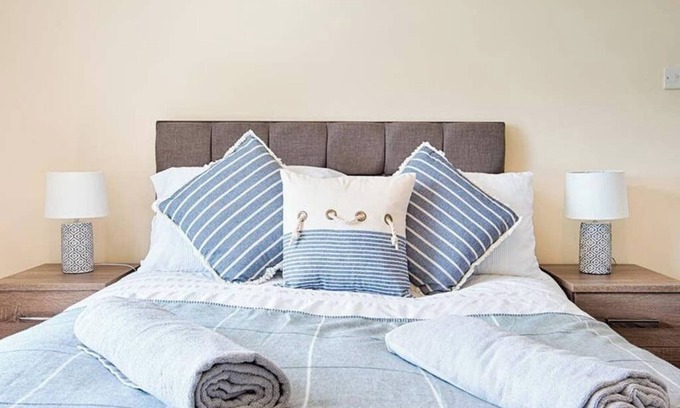 Cockett Apartment | Off Road parking, Garden, TV in Every Room