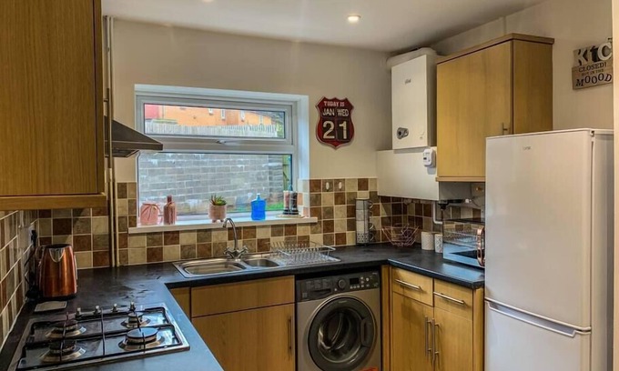 Mynyddbach Apartment | Off Road Parking, Garden, Tv's in bedrooms