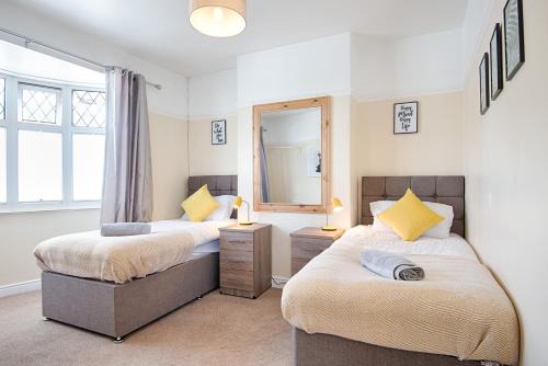 Cockett Apartment | Off Road parking, Garden, TV in Every Room