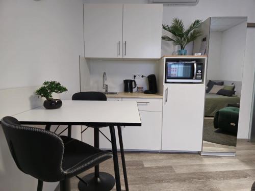 Ramstein-Miesenbach Apartment | Offbase Lodging No7