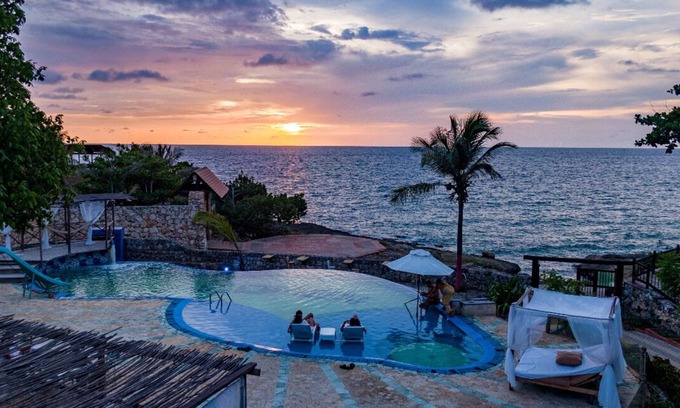 Bocachica Cabin | Offshore