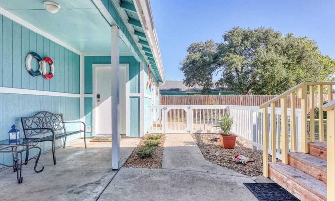 Aransas Pass Cottage | Oh Buoy! It's vacation time!