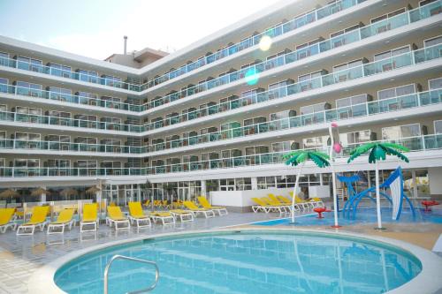 Salou City Centre Hotel | Ohtels Villa Dorada