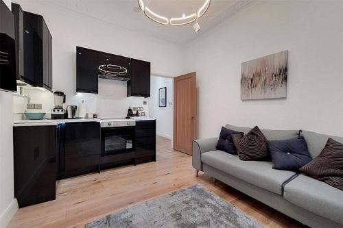 Wandsworth Apartment | OikosHome Deluxe 2 Bed Flat in London