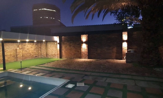 Eikenbosch House | Ojong's Guesthouse