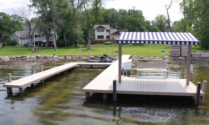 Okauchee Lake House | OKAUCHEE LAKE HOUSE HIDEAWAY