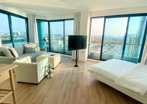 Herzliya Pituach Apartment | Okeanos Spectacular Sea View Loft