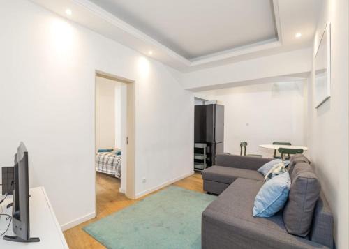 Santa Engracia Apartment | Ola Lisbon - Alfama III