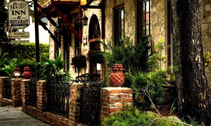 Downtown Historic District Bed & Breakfast | Old City House Inn and Restaurant