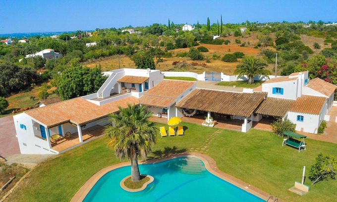 Olhao Cottage | Old cottage, expanded and modernized, with large swimming pool and large garden