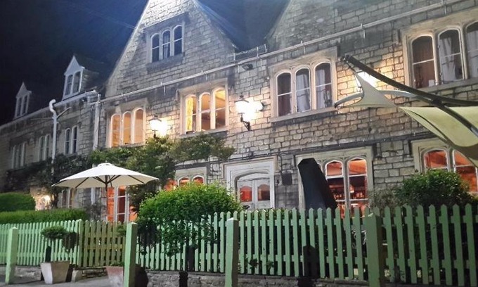 Woodchester Apartment | Old Fleece Apartments