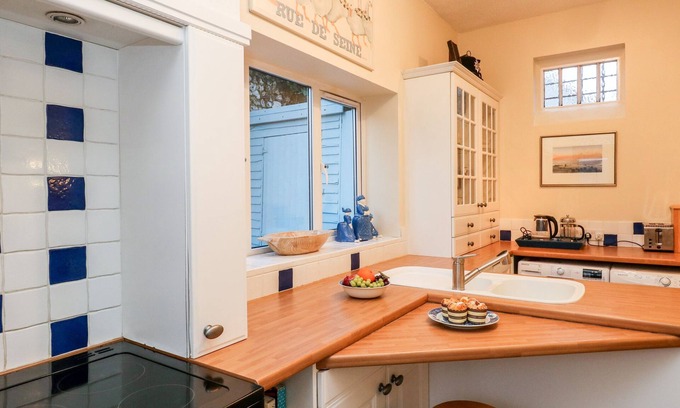 Cerne Abbas Cottage | OLD GAOL COTTAGE, family friendly, with a garden in Cerne Abbas