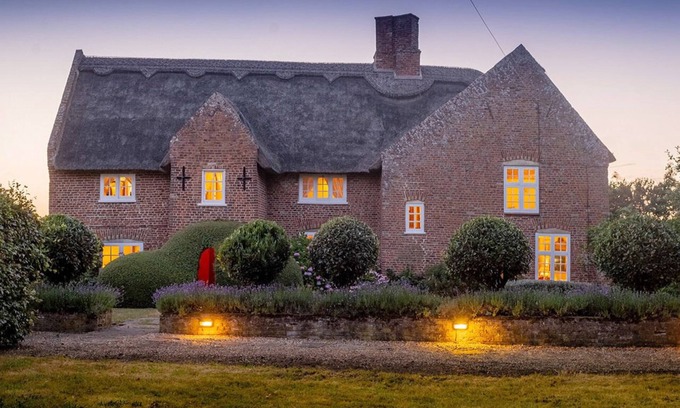 King's Lynn House | Old Hall Country Breaks