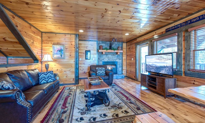 Hemlock Hills Cabin | Old Hickory Lodge | Wooded Views + Arcade Room & Hot Tub!
