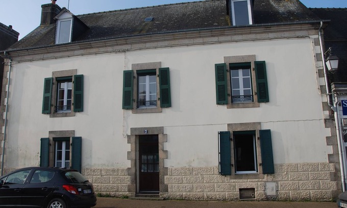 Bannalec House | Old house in the town center