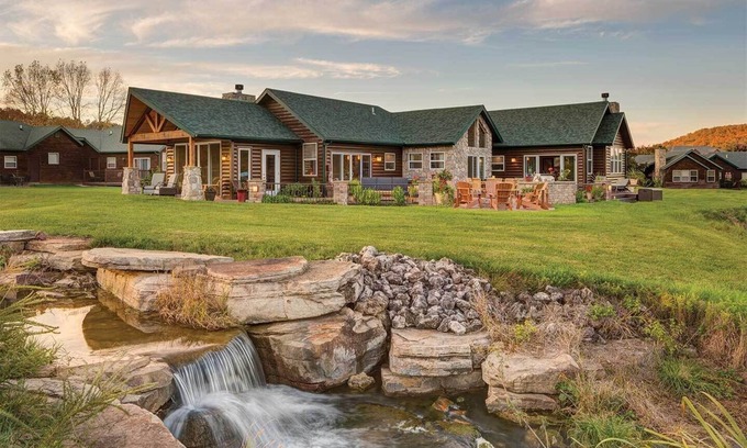 Camdenton Cottage | Old Kinderhook Cottage Rentals Including Cottage 21