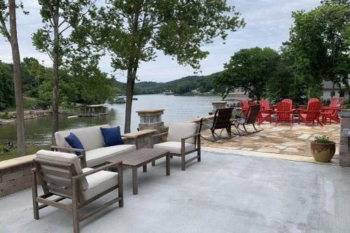 Camdenton House | Old Kinderhook Golf & Waterfront Vacation Rental