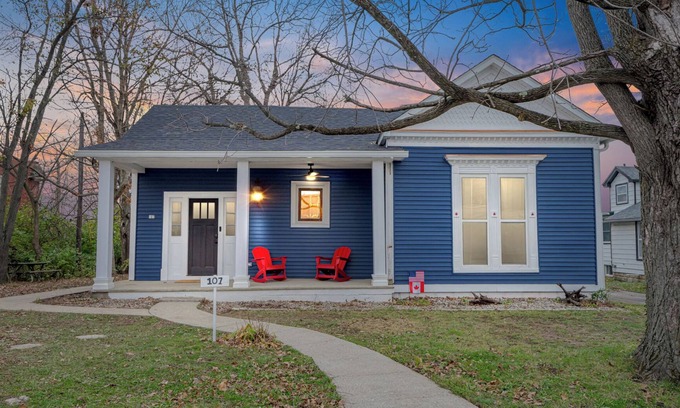 Elizabethtown House | Old Maple House -touch of Canadian charm on Kentuckys Bourbon Trail. Circa 1901.