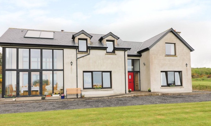 Loskeran House | OLD PARISH, pet friendly, with open fire in Ring, County Waterford