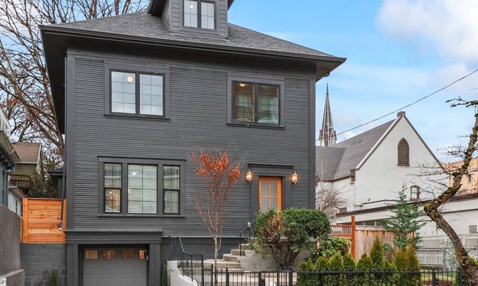 Alphabet Historic District House | Old-Portland Charmer in the Alphabet District