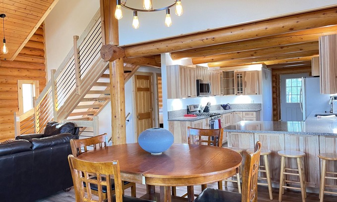 Kalifornsky House | Old Radio Station Log Lodge
