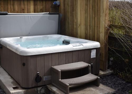 Wadebridge House | Old Round House with hot tub