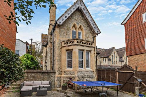 Folkestone House | Old School Cottage