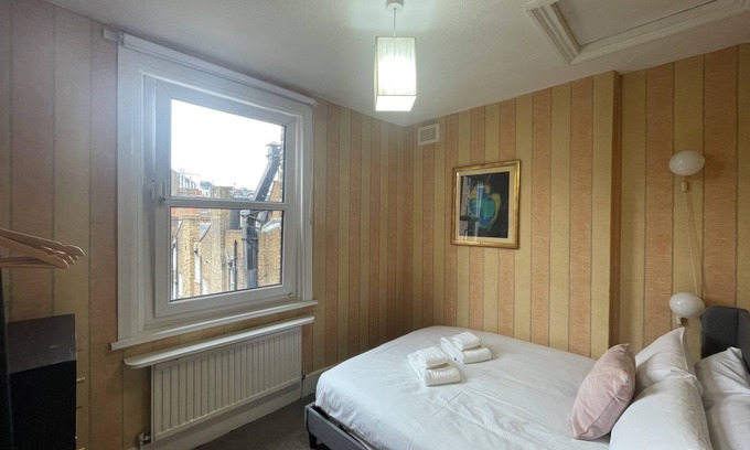 Regent's Park Apartment | Old School Grandma London Experience !