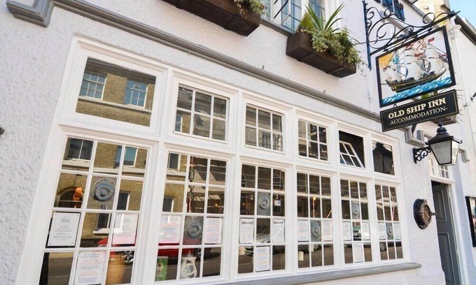 Dorchester Hotel | Old Ship Inn