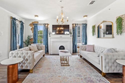 Biloxi House | Old Spanish House Suite C Sophisticated Retreat
